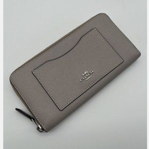 COACH Accordion Zip Wallet w/ heart carriage keychain (Discontinued Colour)